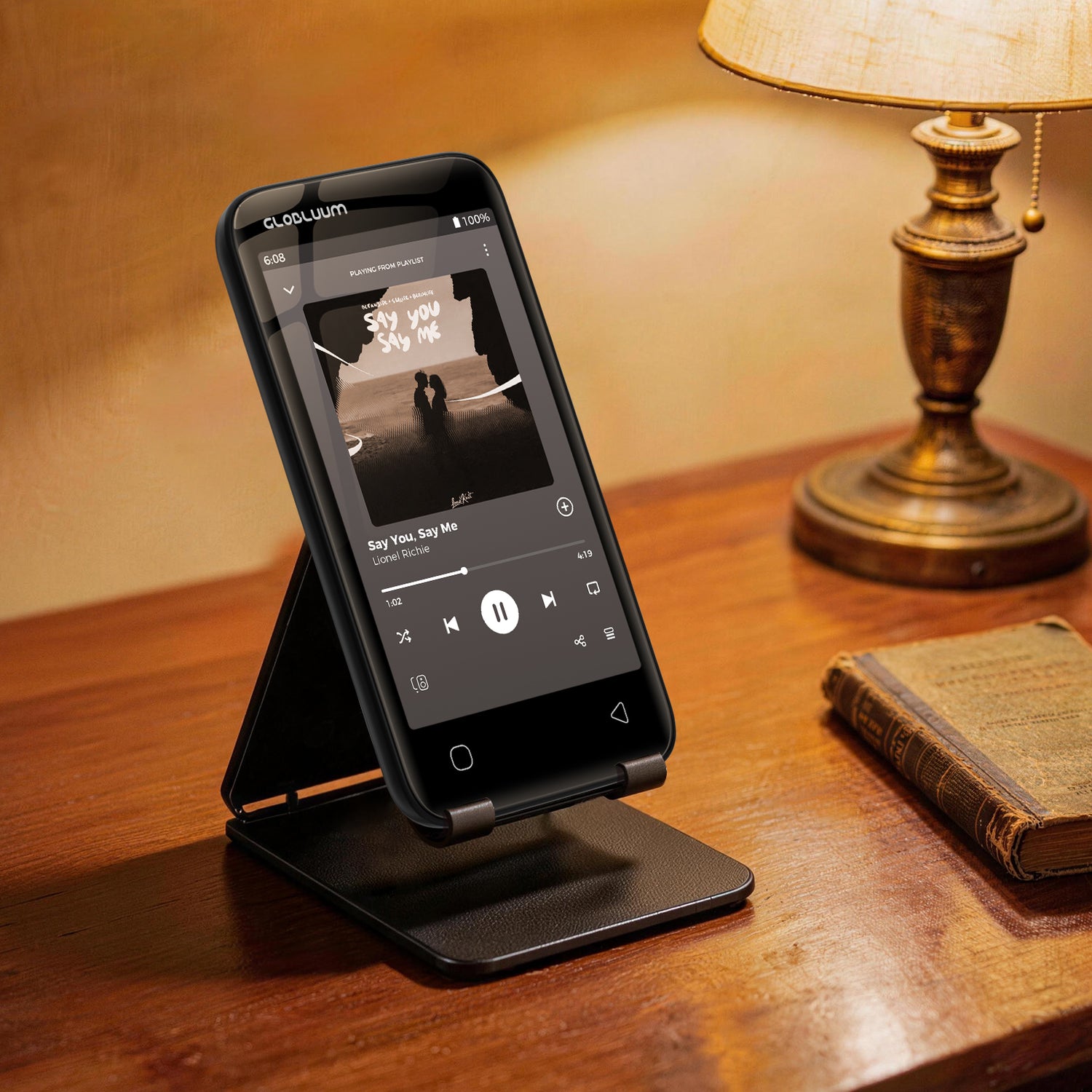 Retro-music-player_with_speaker